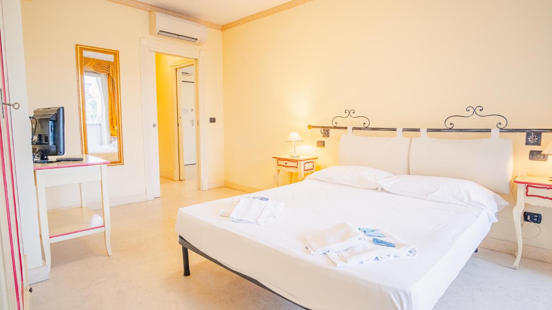 Relais Du Lac Village - Italian Homing Desenzano del Garda Exteriör bild